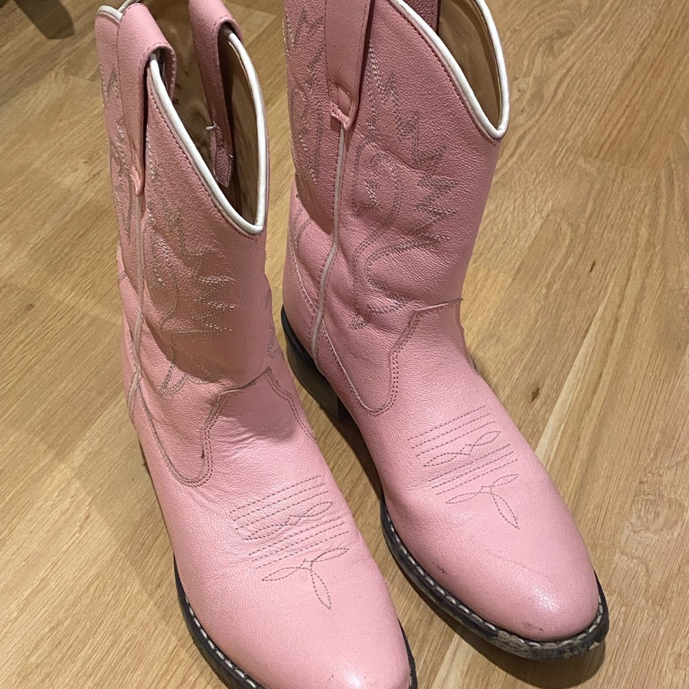 PINK COWGIRL BOOTS